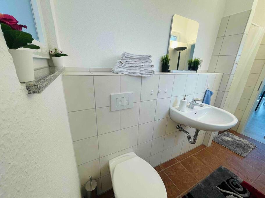 Schoenes Bungalow, Check-in Kontaktlos, Zentral *