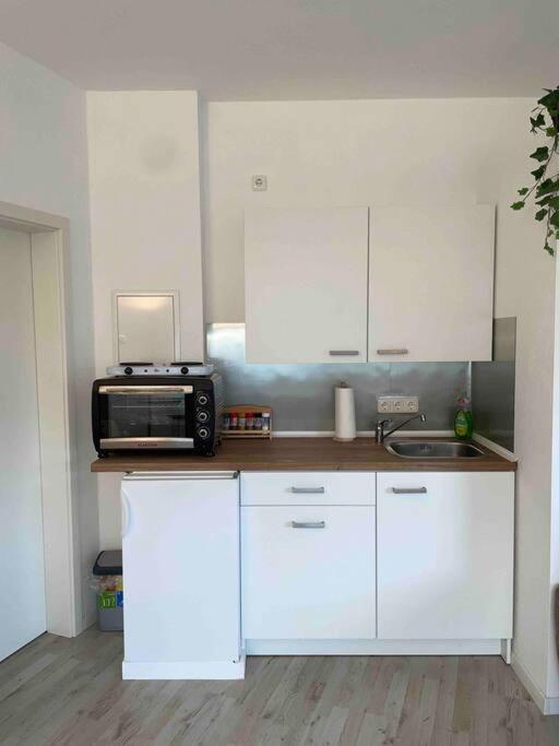 Apartment Schoenes Bungalow, Check-in Kontaktlos, Zentral Duisburg